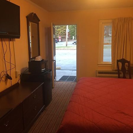 Wakefield Inn Motel Extérieur photo