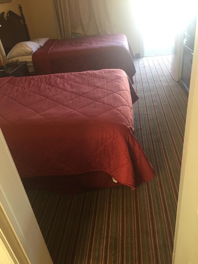 Wakefield Inn Motel Extérieur photo